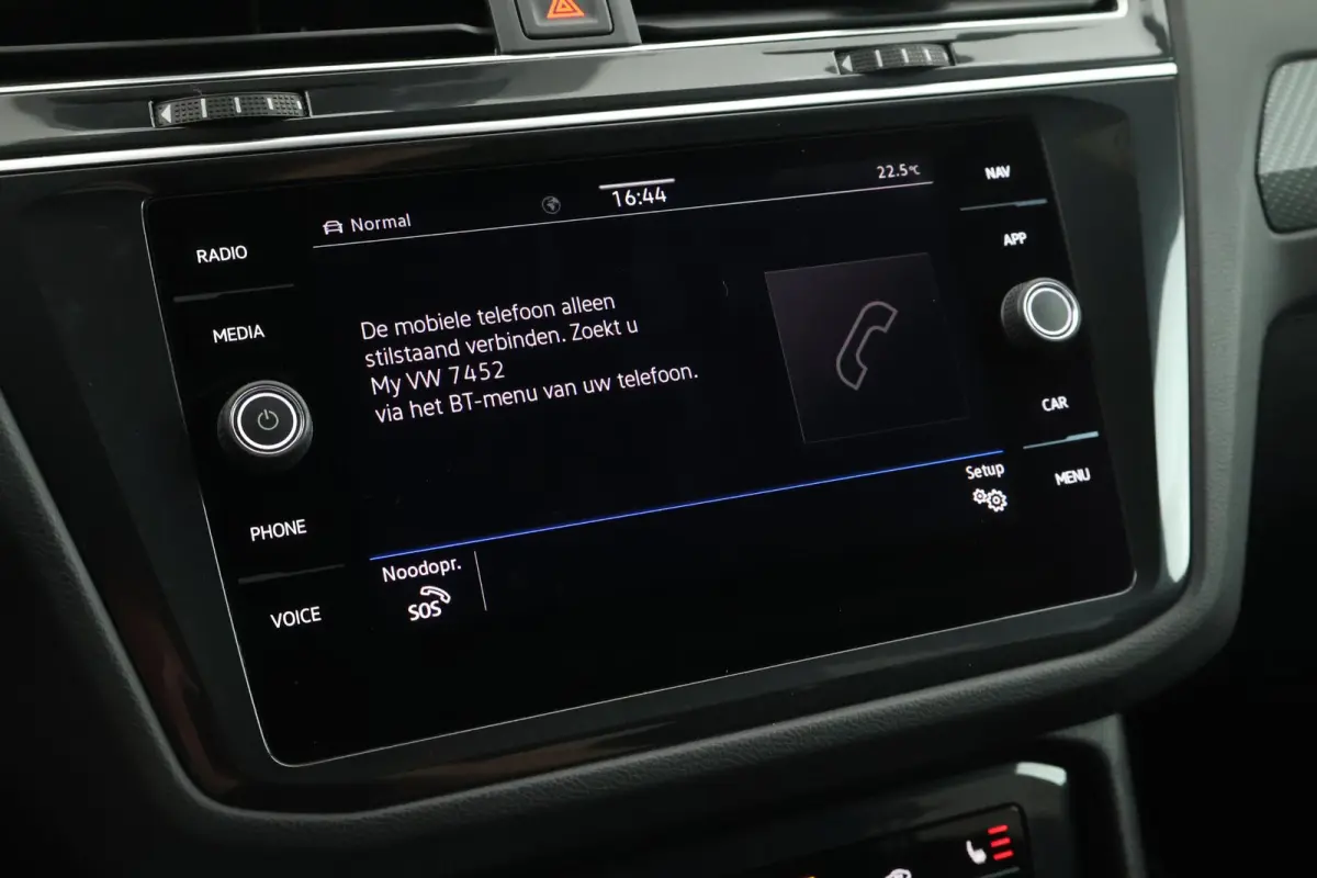 1.4 TSI eHybrid 245pk R-Line Black Style HUD Trekhaak 360Camera Leder Stoelverwarming Virtual Cockpit Keyless Navigatie Memory