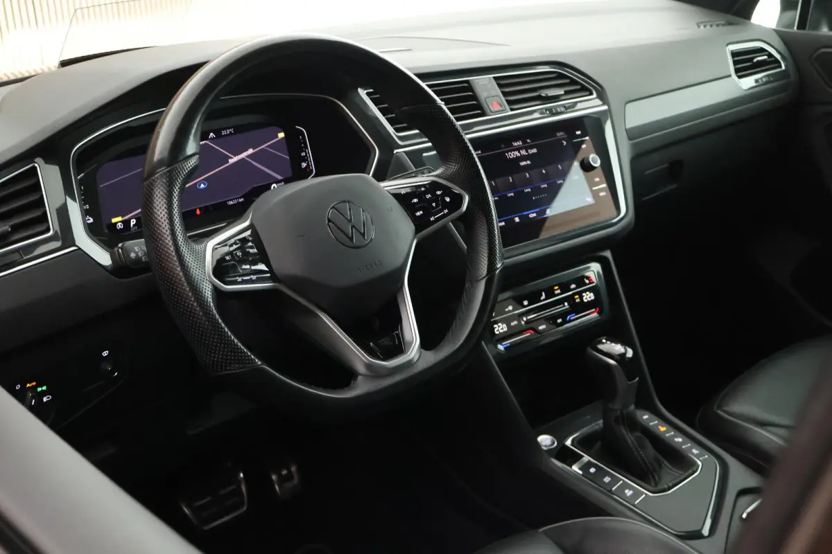 1.4 TSI eHybrid 245pk R-Line Black Style HUD Trekhaak 360Camera Leder Stoelverwarming Virtual Cockpit Keyless Navigatie Memory