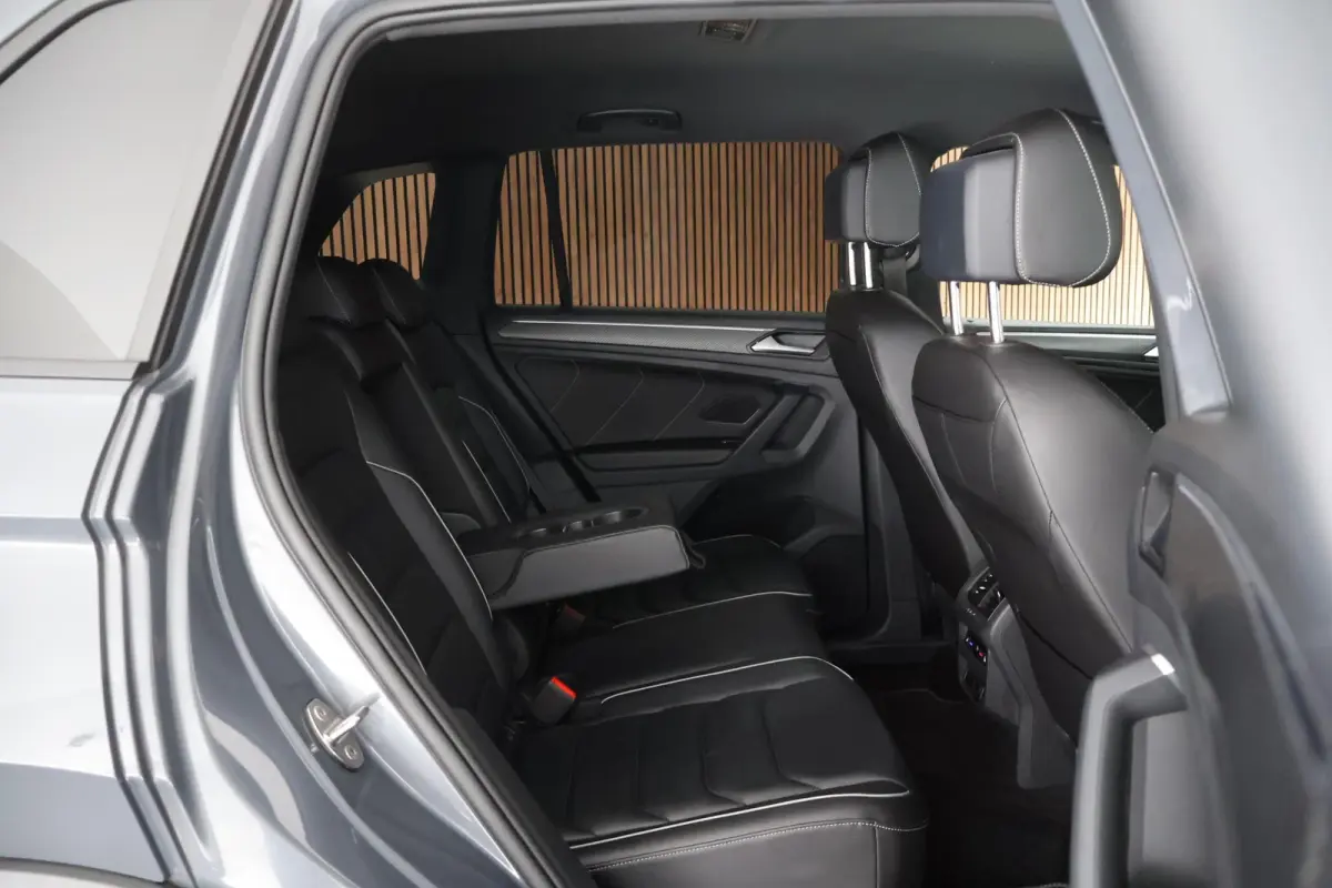 1.4 TSI eHybrid 245pk R-Line Black Style HUD Trekhaak 360Camera Leder Stoelverwarming Virtual Cockpit Keyless Navigatie Memory