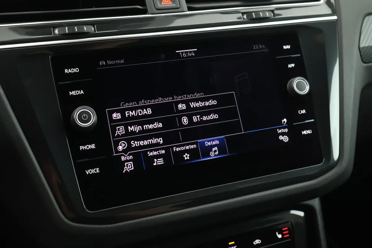 1.4 TSI eHybrid 245pk R-Line Black Style HUD Trekhaak 360Camera Leder Stoelverwarming Virtual Cockpit Keyless Navigatie Memory