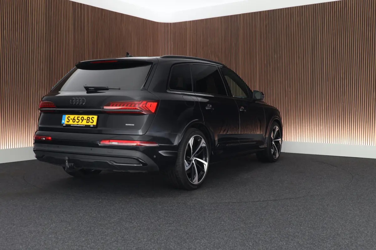 55 TFSI e 381pk quattro Pro Line S Trekhaak 360Camera B&O Head-Up Keyless Virtual Cockpit Luchtvering Panoramadak 2x S-Line