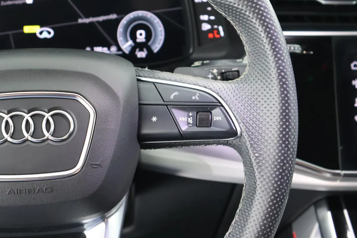 55 TFSI e 381pk quattro Pro Line S Trekhaak 360Camera B&O Head-Up Keyless Virtual Cockpit Luchtvering Panoramadak 2x S-Line