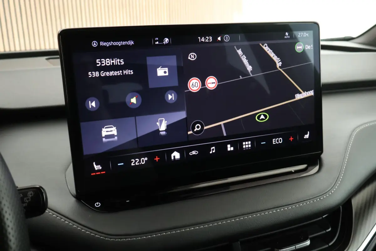 80 Sportline 204pk SOH 96% Stoelverwarming ACC Camera Navigatie