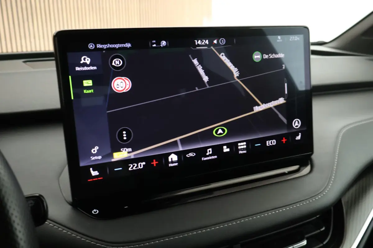 80 Sportline 204pk SOH 96% Stoelverwarming ACC Camera Navigatie