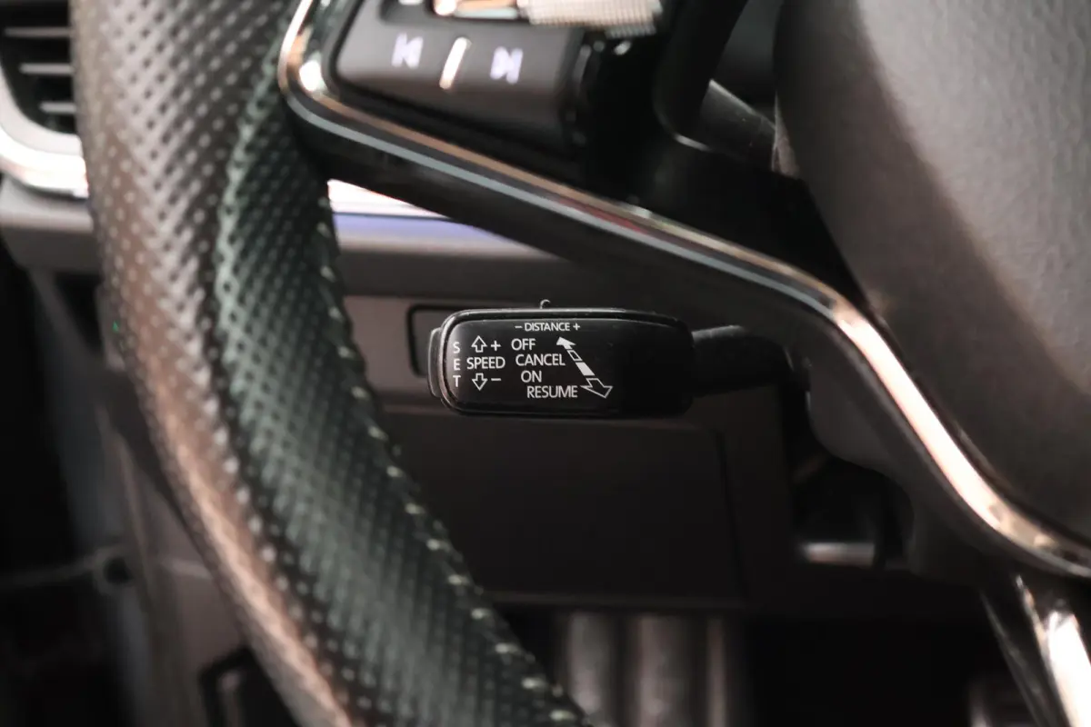 80 Sportline 204pk SOH 96% Stoelverwarming ACC Camera Navigatie