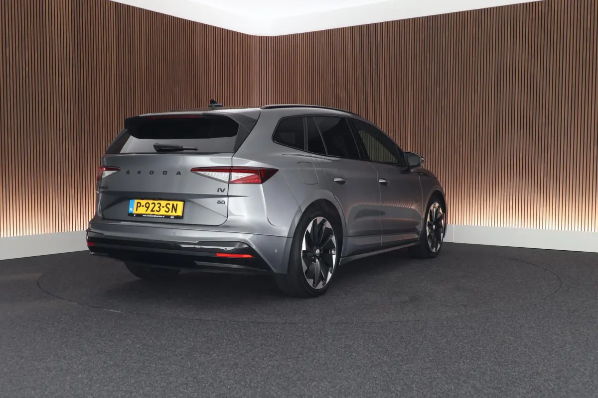 80 Sportline 204pk SOH 96% Stoelverwarming ACC Camera Navigatie