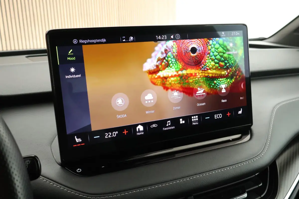 80 Sportline 204pk SOH 96% Stoelverwarming ACC Camera Navigatie
