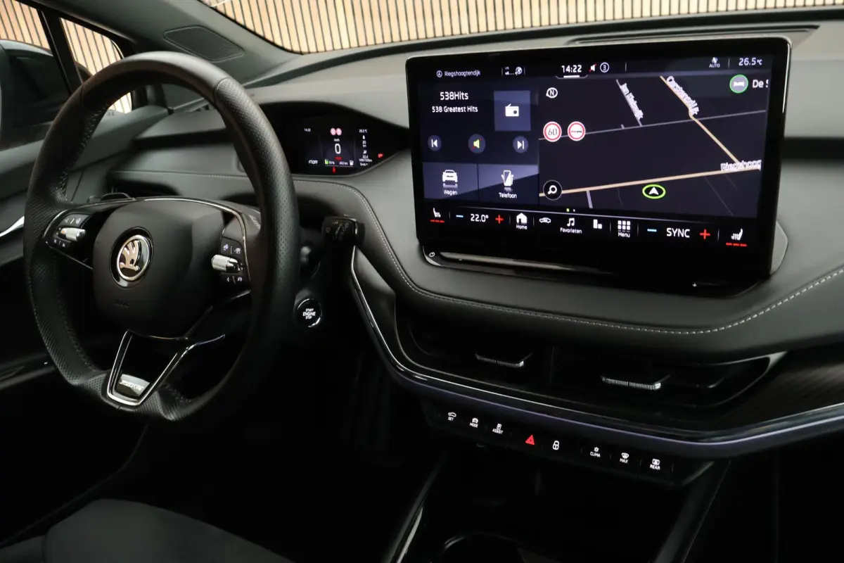 80 Sportline 204pk SOH 96% Stoelverwarming ACC Camera Navigatie