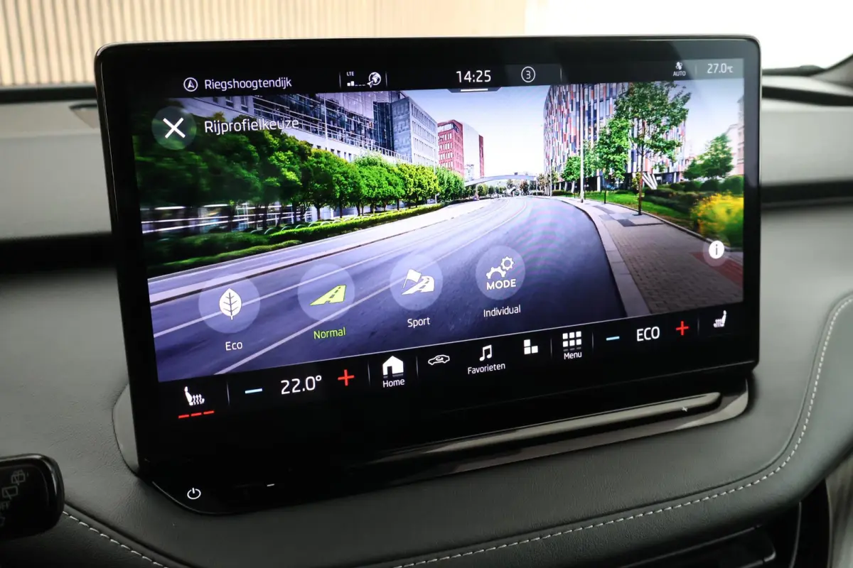 80 Sportline 204pk SOH 96% Stoelverwarming ACC Camera Navigatie