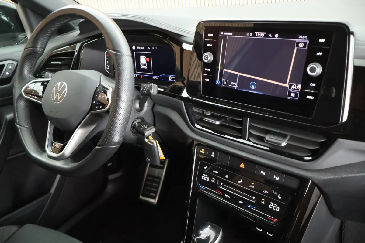1.5 TSI 150pk DSG R-Line Black Style Trekhaak IQ.Light Virtual Cockpit Camera Stoelverwarming Navigatie