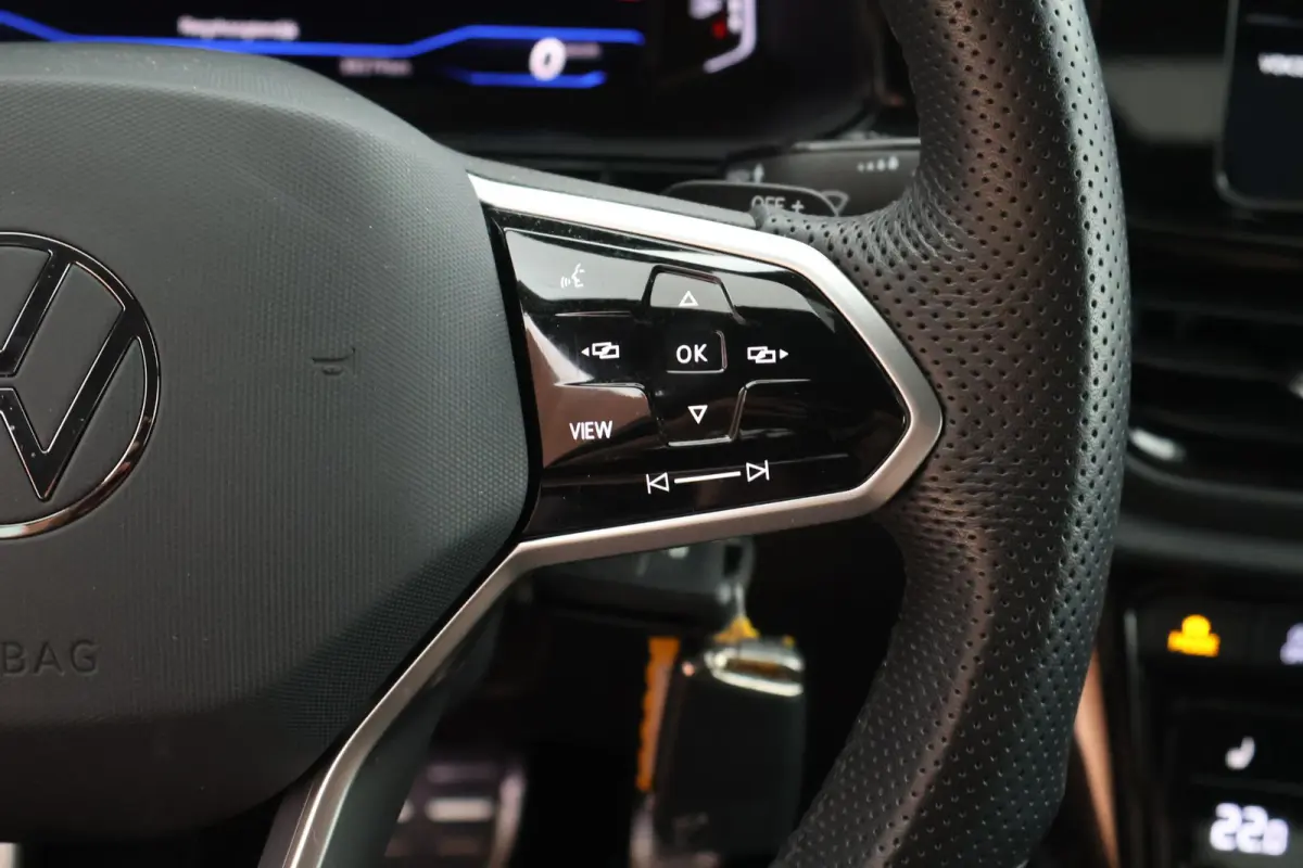 1.5 TSI 150pk DSG R-Line Black Style Trekhaak IQ.Light Virtual Cockpit Camera Stoelverwarming Navigatie