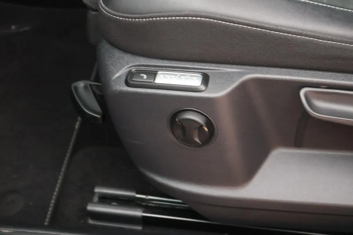 1.5 TSI 150pk DSG R-Line Black Style Trekhaak IQ.Light Virtual Cockpit Camera Stoelverwarming Navigatie