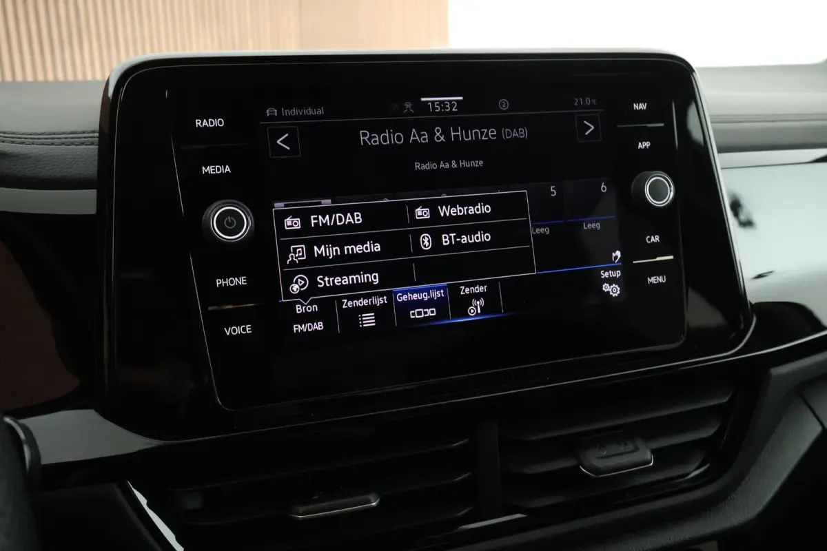 1.5 TSI 150pk DSG R-Line Black Style Trekhaak IQ.Light Virtual Cockpit Camera Stoelverwarming Navigatie