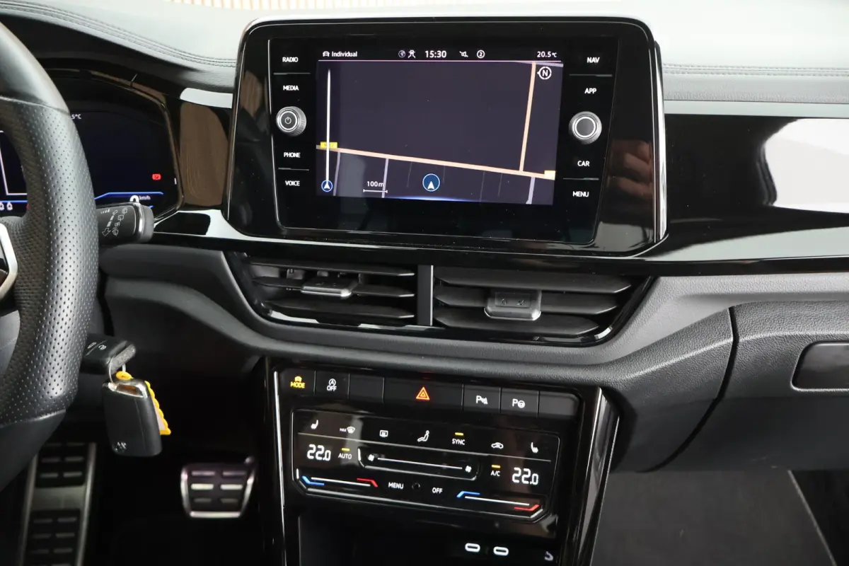 1.5 TSI 150pk DSG R-Line Black Style Trekhaak IQ.Light Virtual Cockpit Camera Stoelverwarming Navigatie