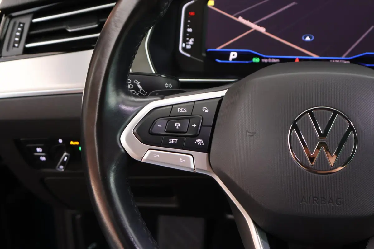 1.5 TSI 150pk DSG R-Line Business + Keyless Panoramadak 360Camera Stoelverwarming Virtual Cockpit Navigatie