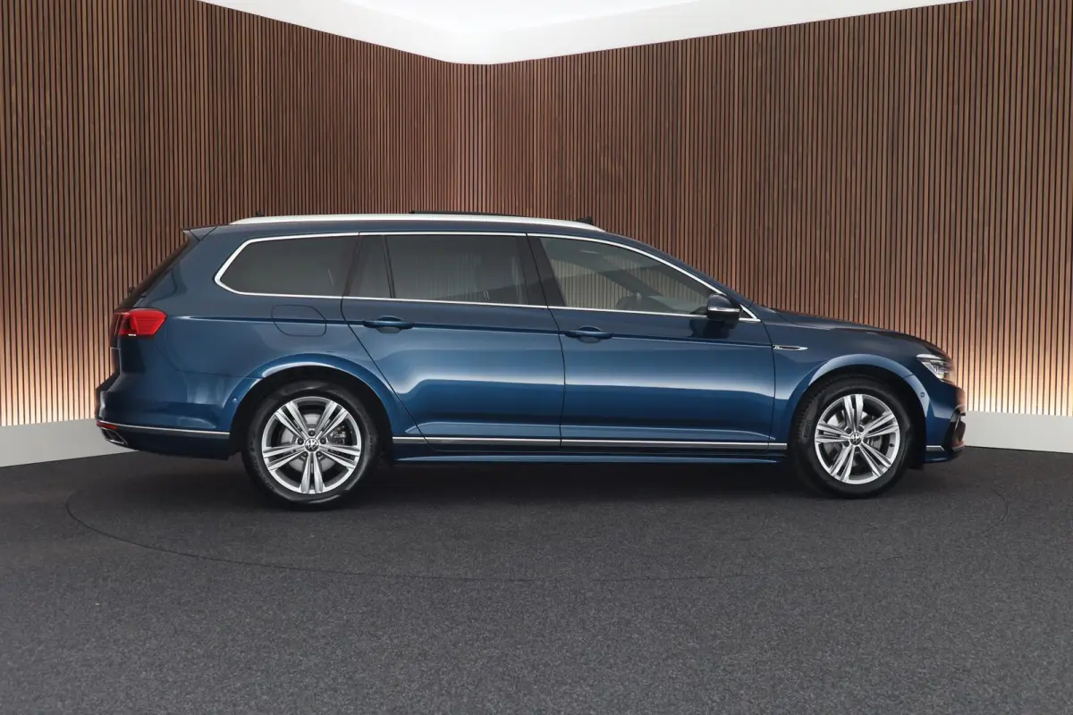 1.5 TSI 150pk DSG R-Line Business + Keyless Panoramadak 360Camera Stoelverwarming Virtual Cockpit Navigatie