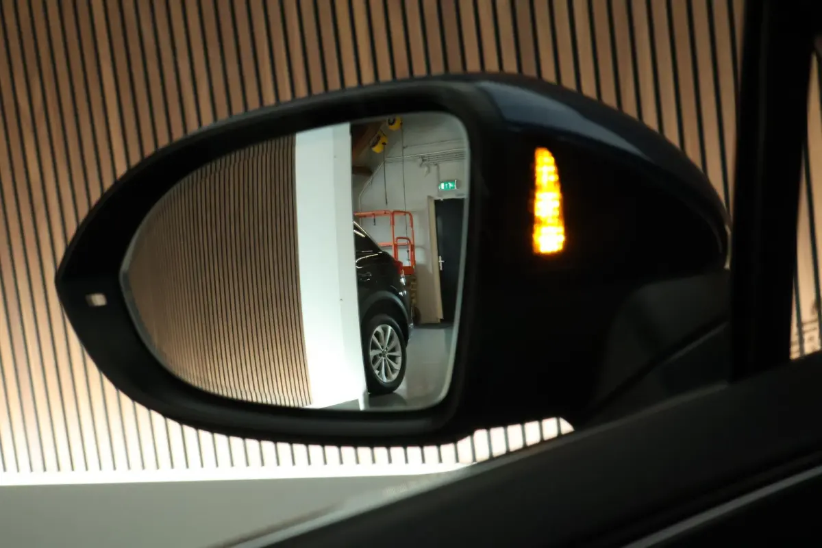 1.5 TSI 150pk DSG R-Line Business + Keyless Panoramadak 360Camera Stoelverwarming Virtual Cockpit Navigatie