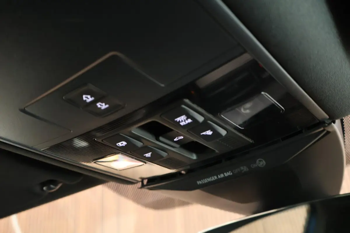 1.5 TSI 150pk DSG R-Line Business + Keyless Panoramadak 360Camera Stoelverwarming Virtual Cockpit Navigatie