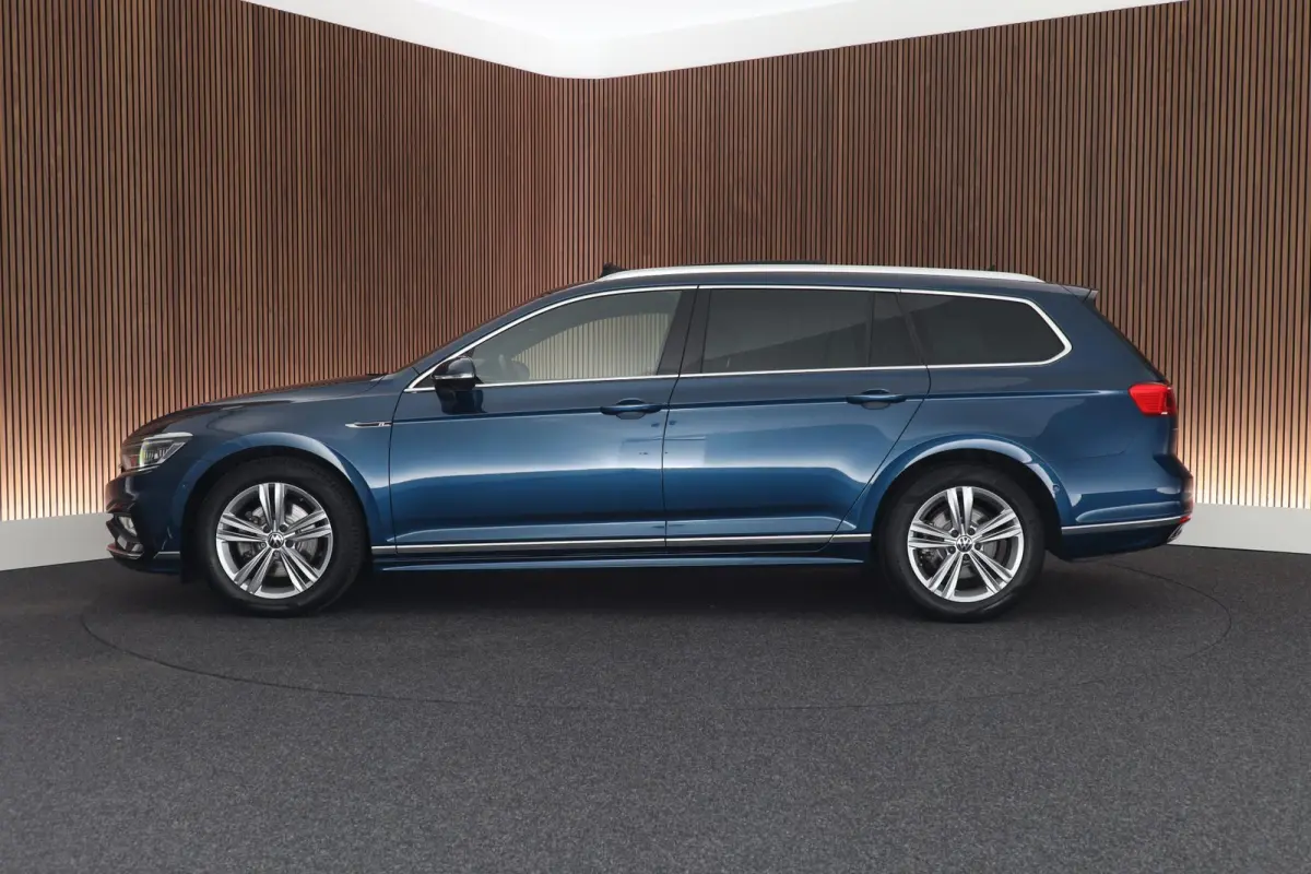 1.5 TSI 150pk DSG R-Line Business + Keyless Panoramadak 360Camera Stoelverwarming Virtual Cockpit Navigatie