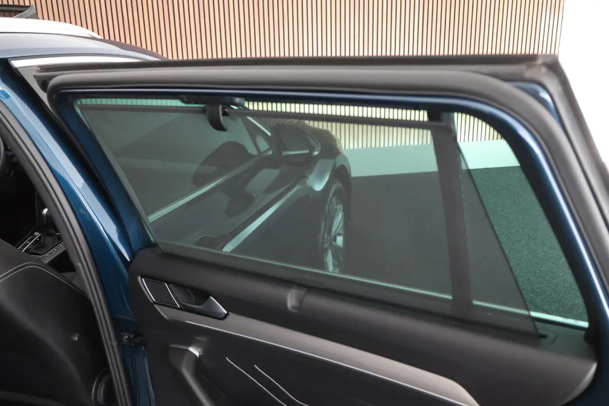 1.5 TSI 150pk DSG R-Line Business + Keyless Panoramadak 360Camera Stoelverwarming Virtual Cockpit Navigatie
