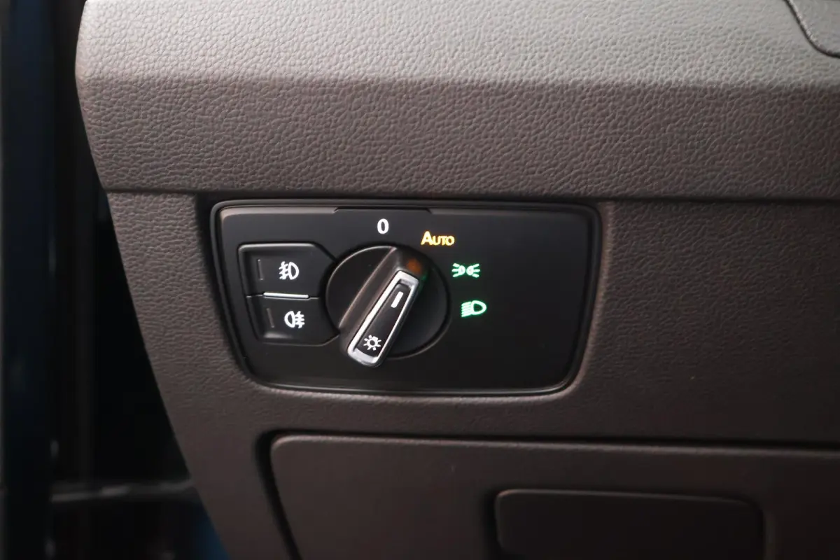 1.5 TSI 150pk DSG R-Line Business + Keyless Panoramadak 360Camera Stoelverwarming Virtual Cockpit Navigatie