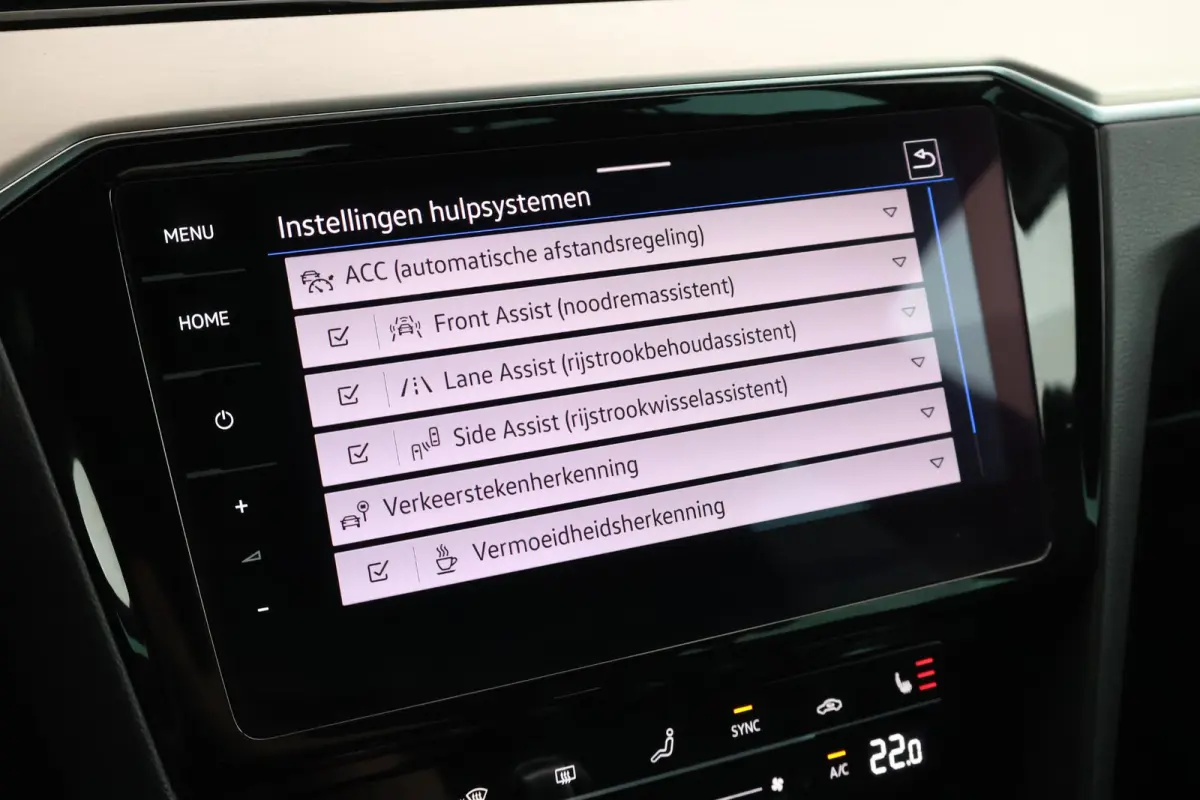 1.5 TSI 150pk DSG R-Line Business + Keyless Panoramadak 360Camera Stoelverwarming Virtual Cockpit Navigatie