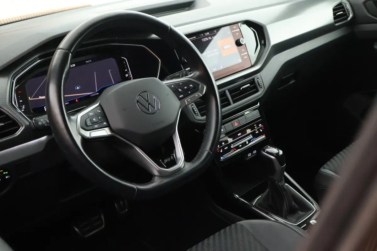 1.0 TSI 110pk DSG R-Line Camera LED Stoelverwarming Virtual Cockpit Navigatie
