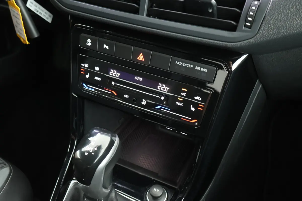 1.0 TSI 110pk DSG R-Line Camera LED Stoelverwarming Virtual Cockpit Navigatie