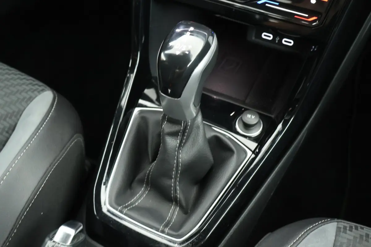 1.0 TSI 110pk DSG R-Line Camera LED Stoelverwarming Virtual Cockpit Navigatie