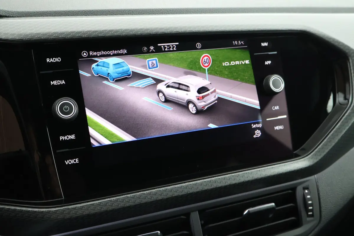 1.0 TSI 110pk DSG R-Line Camera LED Stoelverwarming Virtual Cockpit Navigatie