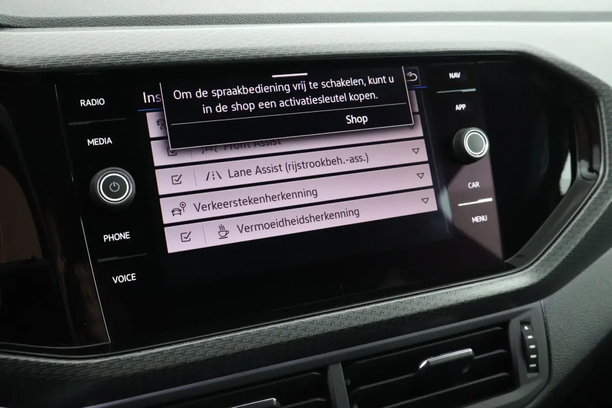 1.0 TSI 110pk DSG R-Line Camera LED Stoelverwarming Virtual Cockpit Navigatie