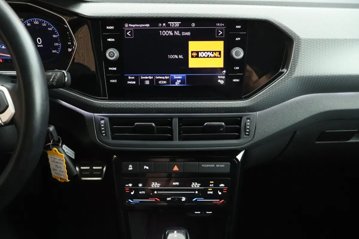 1.0 TSI 110pk DSG R-Line Camera LED Stoelverwarming Virtual Cockpit Navigatie