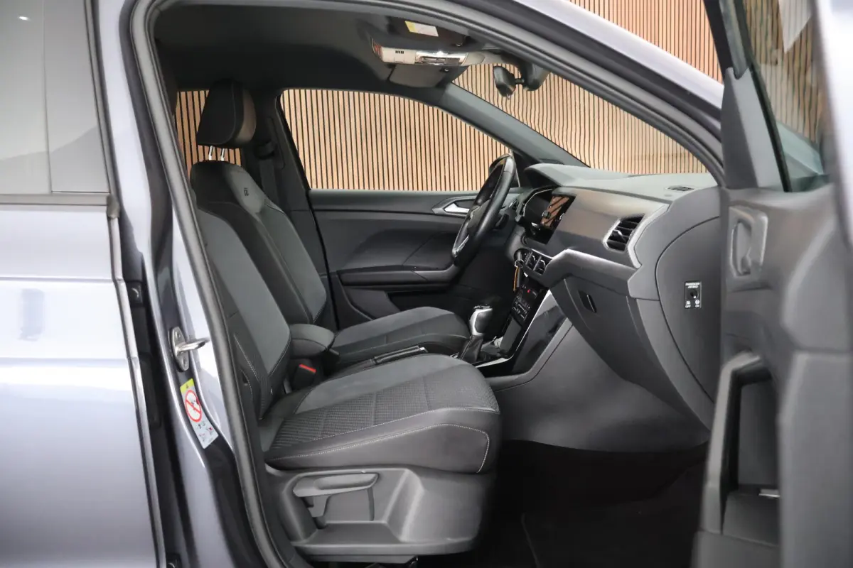 1.0 TSI 110pk DSG R-Line Camera LED Stoelverwarming Virtual Cockpit Navigatie