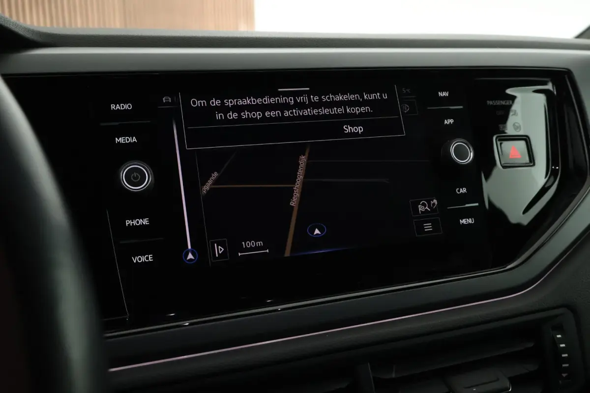 1.0 TSI 95pk 2x R-Line Climate Control ACC Camera Stoelverwarming Keyless Navigatie