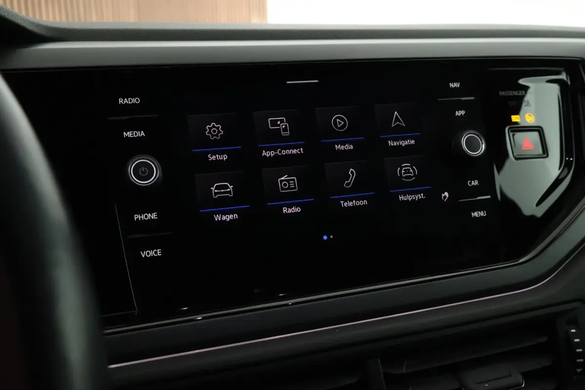1.0 TSI 95pk 2x R-Line Climate Control ACC Camera Stoelverwarming Keyless Navigatie