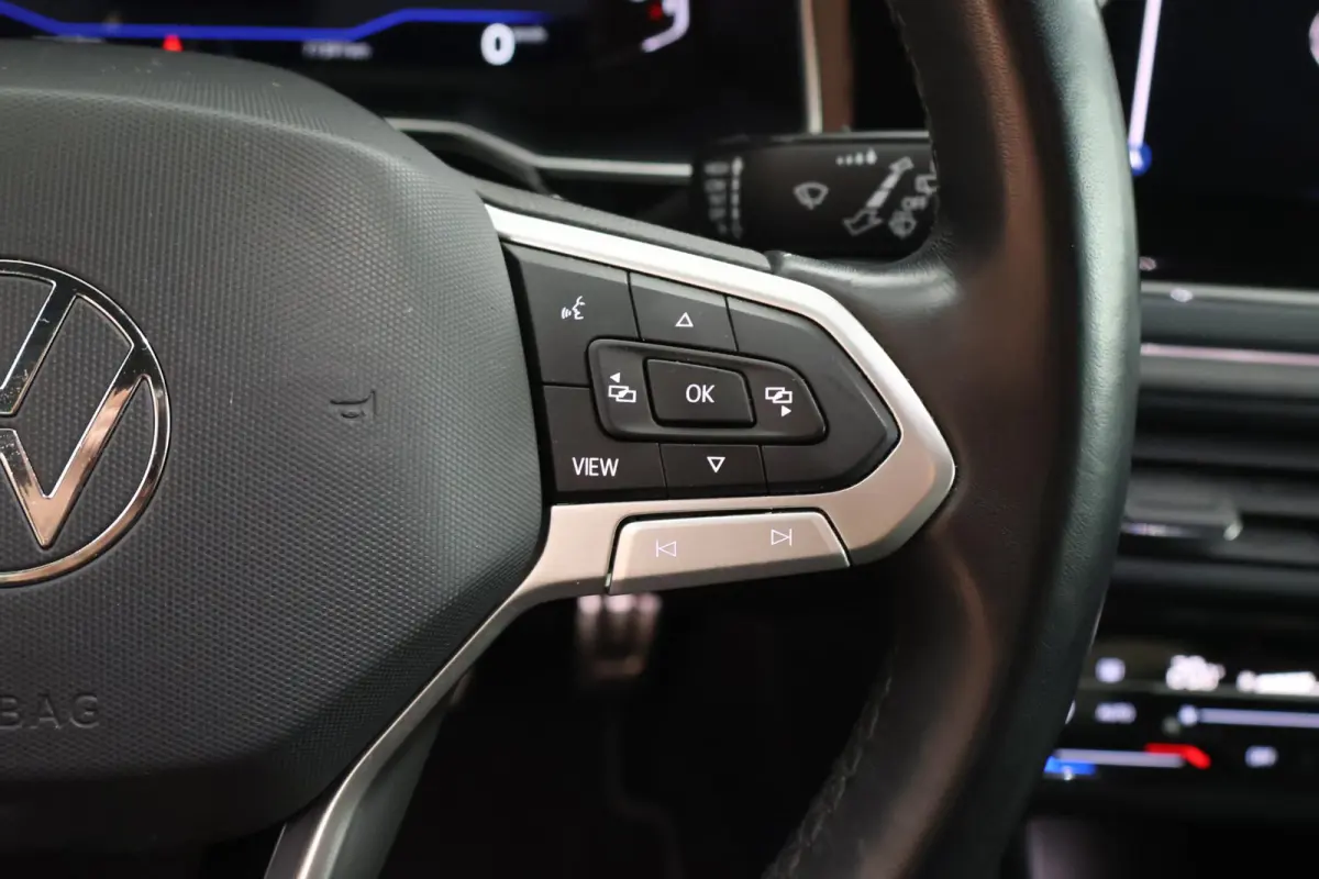 1.0 TSI 95pk 2x R-Line Climate Control ACC Camera Stoelverwarming Keyless Navigatie