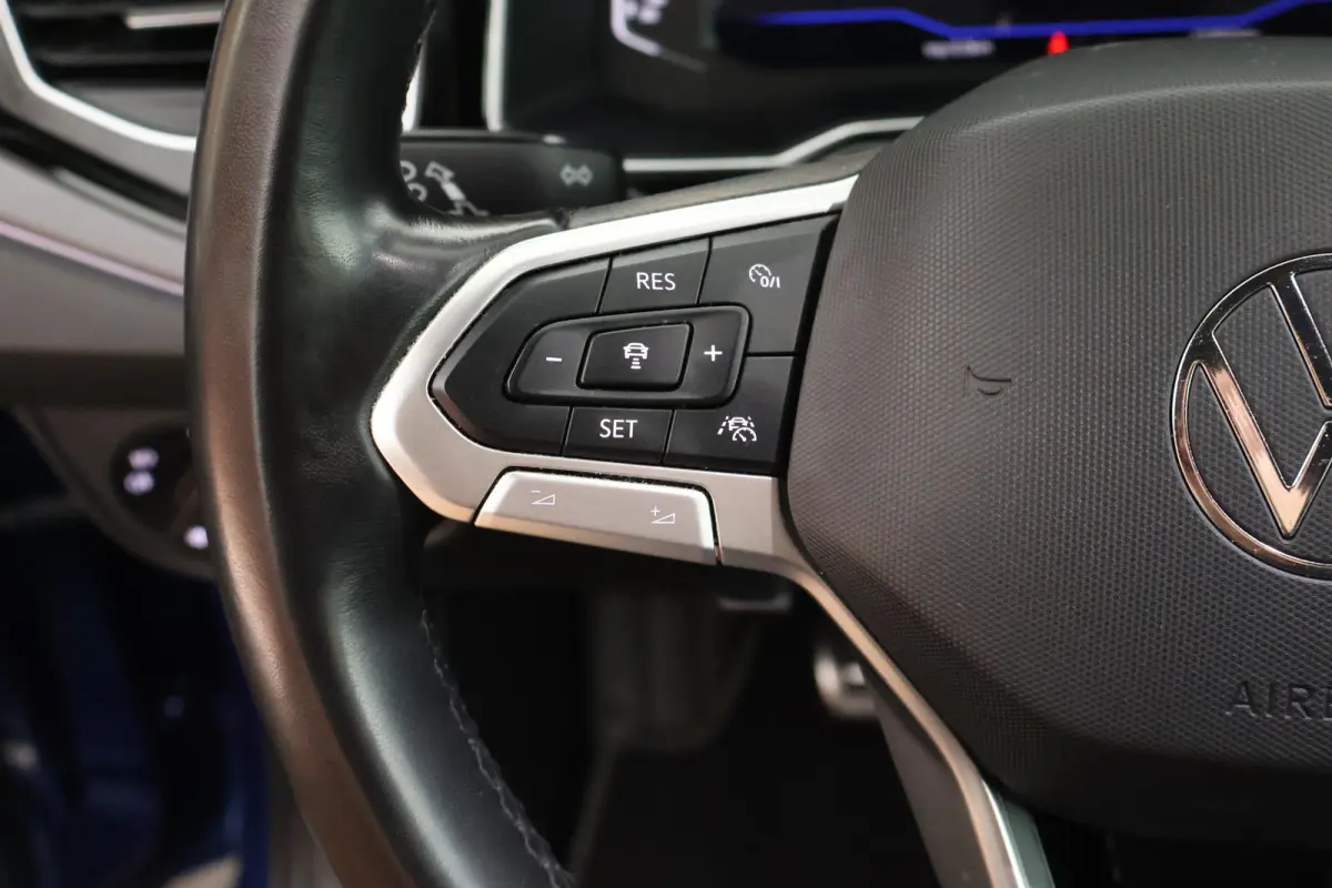 1.0 TSI 95pk 2x R-Line Climate Control ACC Camera Stoelverwarming Keyless Navigatie