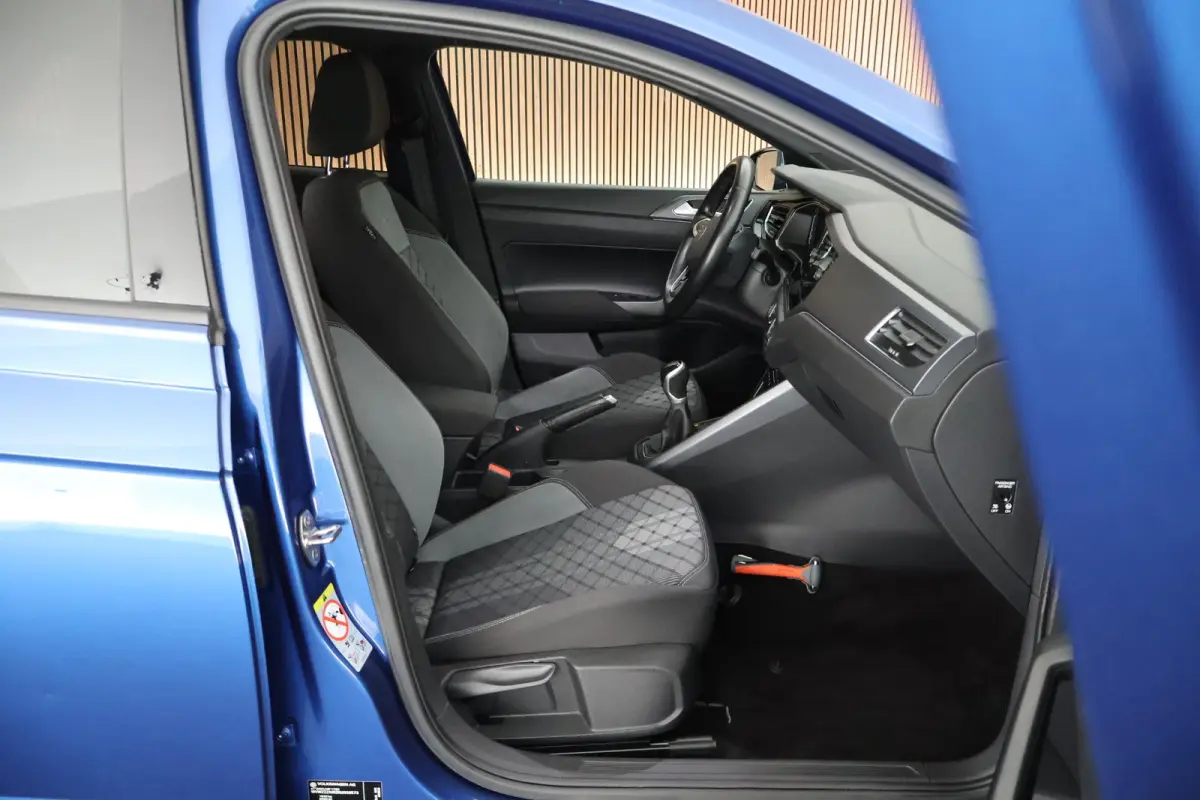 1.0 TSI 95pk 2x R-Line Climate Control ACC Camera Stoelverwarming Keyless Navigatie