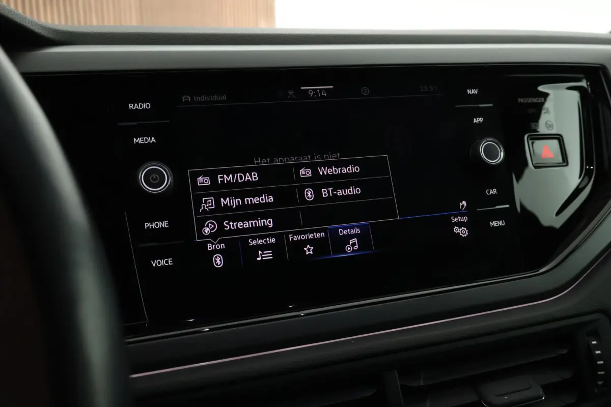 1.0 TSI 95pk 2x R-Line Climate Control ACC Camera Stoelverwarming Keyless Navigatie