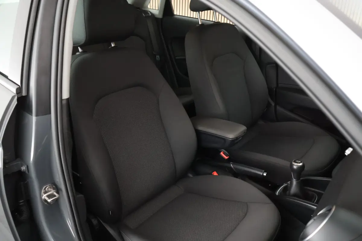 1.0 TFSI 95pk Cruise Control Parkeersensoren Navigatie