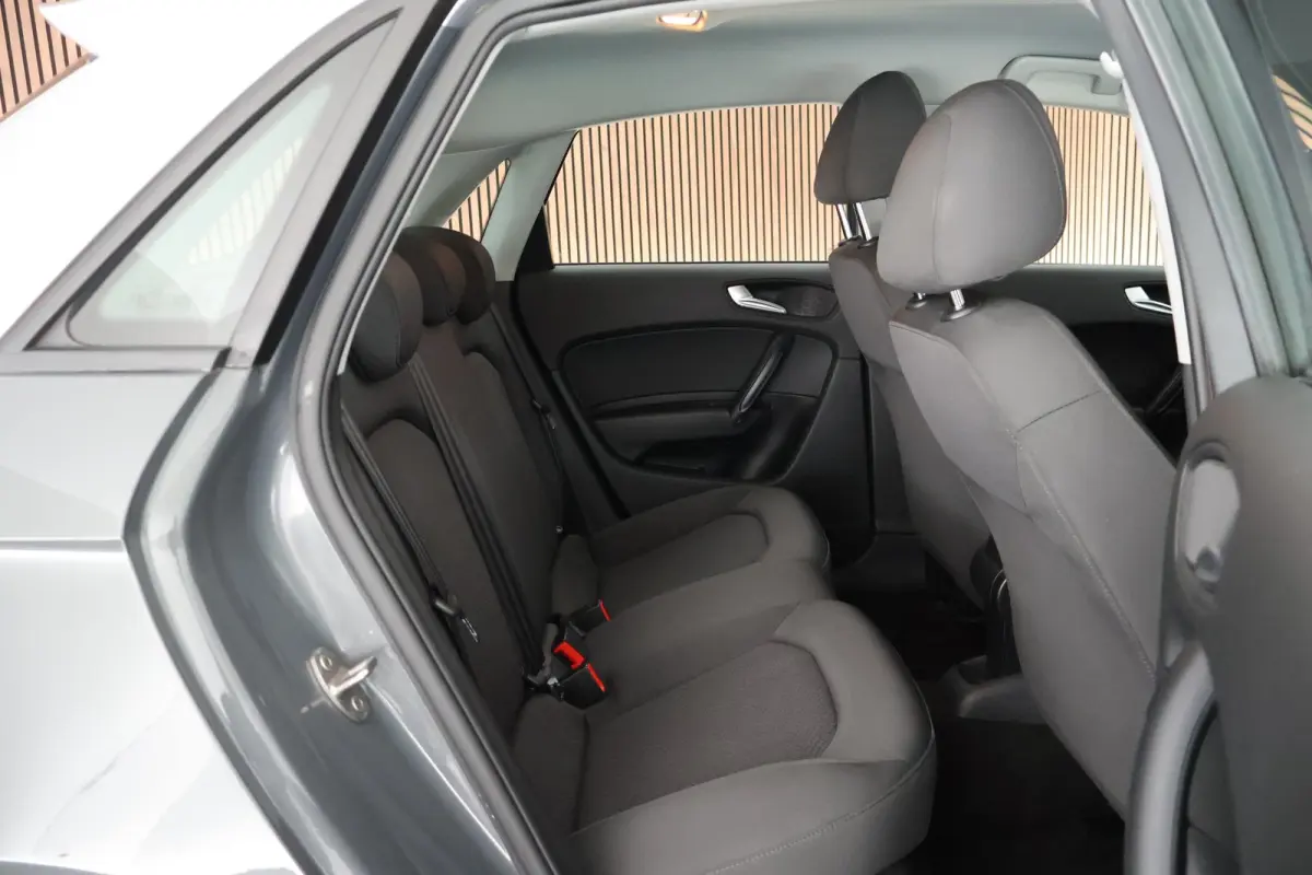 1.0 TFSI 95pk Cruise Control Parkeersensoren Navigatie
