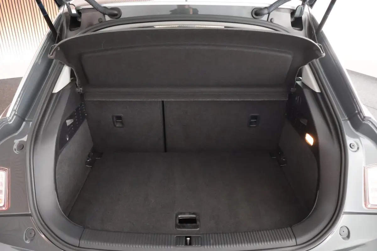1.0 TFSI 95pk Cruise Control Parkeersensoren Navigatie