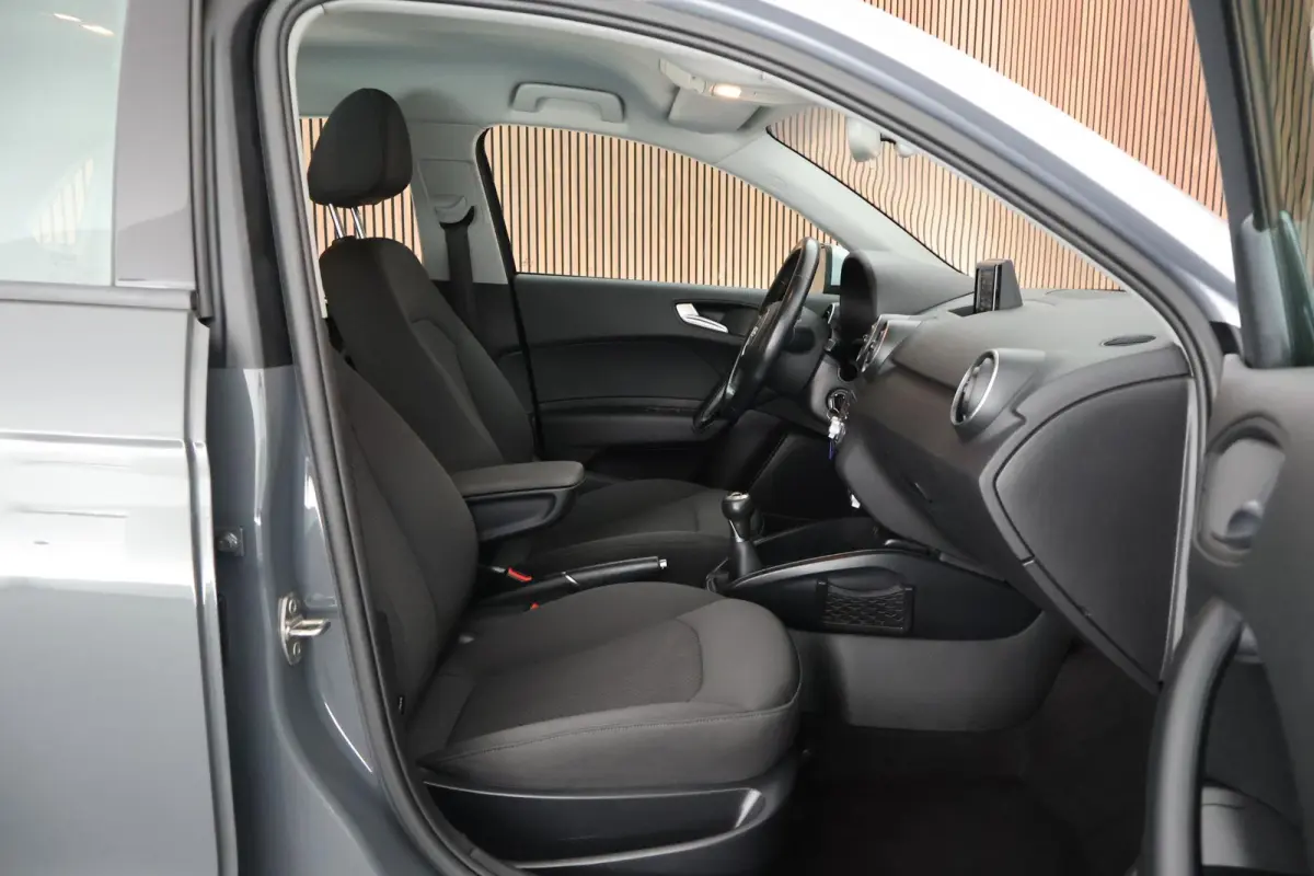 1.0 TFSI 95pk Cruise Control Parkeersensoren Navigatie