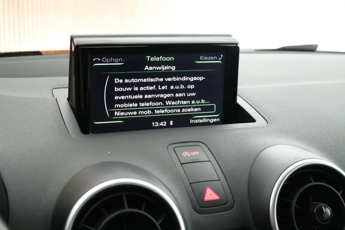 1.0 TFSI 95pk Cruise Control Parkeersensoren Navigatie