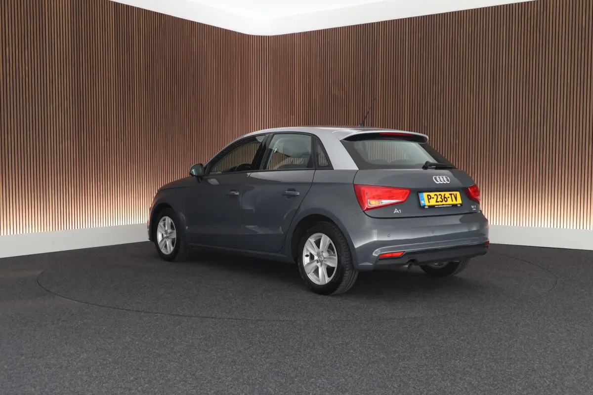 1.0 TFSI 95pk Cruise Control Parkeersensoren Navigatie