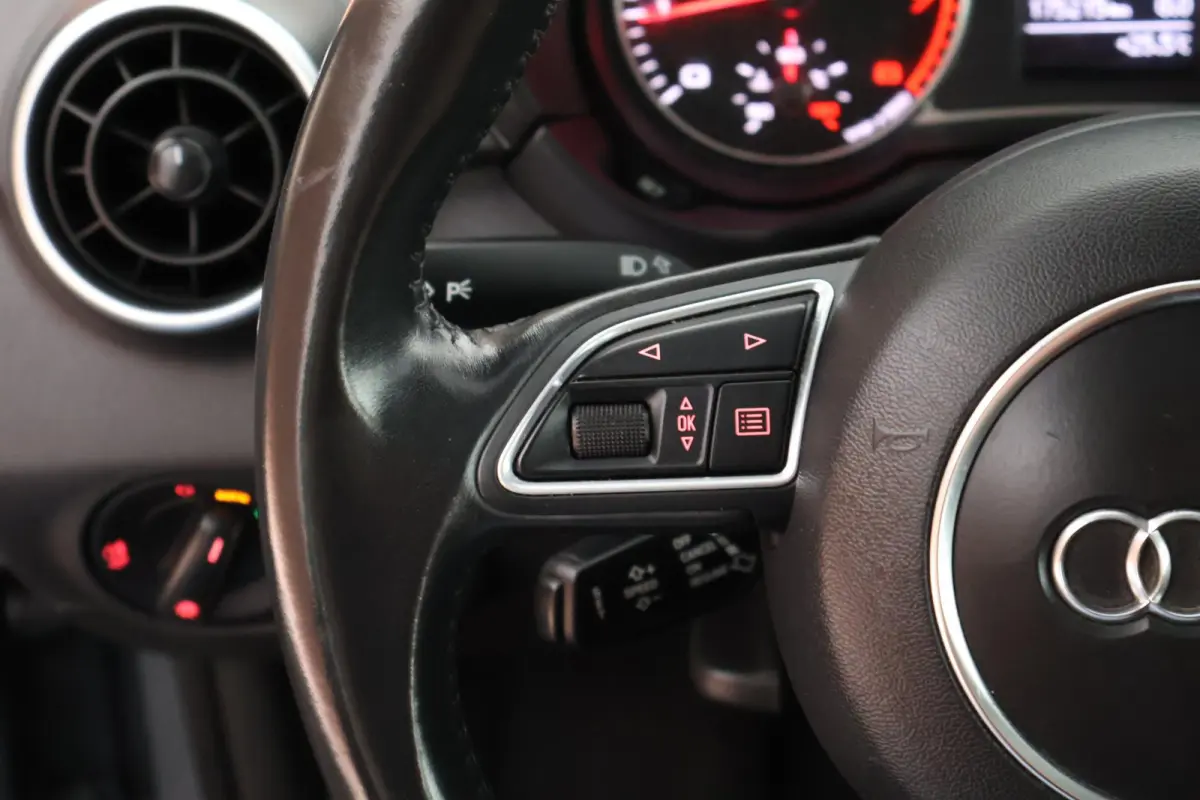 1.0 TFSI 95pk Cruise Control Parkeersensoren Navigatie