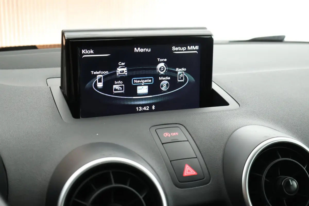 1.0 TFSI 95pk Cruise Control Parkeersensoren Navigatie