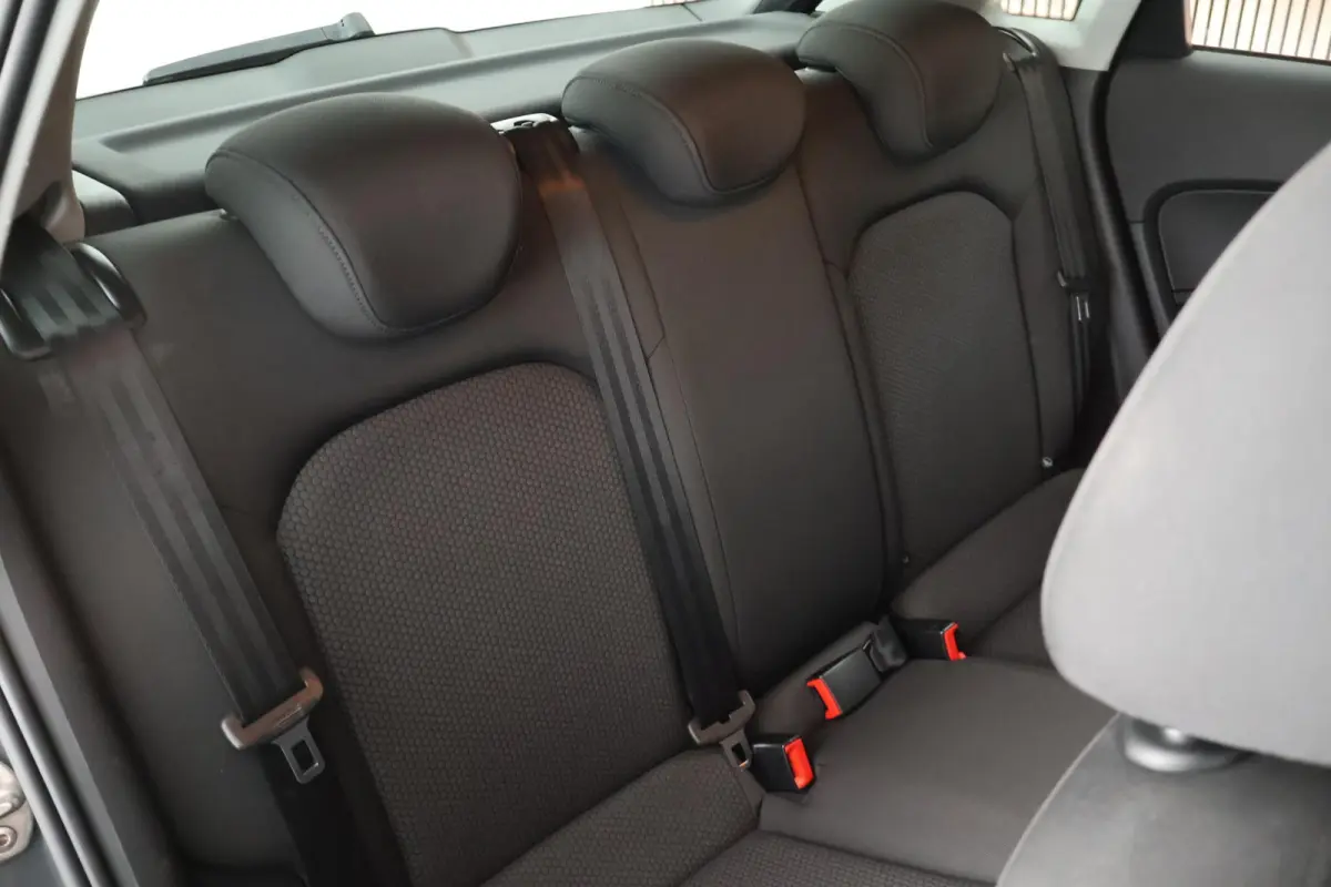 1.0 TFSI 95pk Cruise Control Parkeersensoren Navigatie