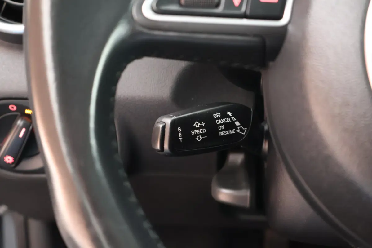 1.0 TFSI 95pk Cruise Control Parkeersensoren Navigatie