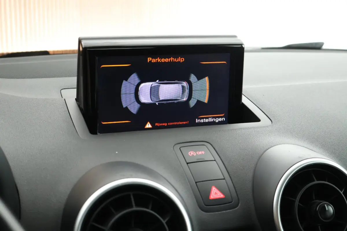 1.0 TFSI 95pk Cruise Control Parkeersensoren Navigatie